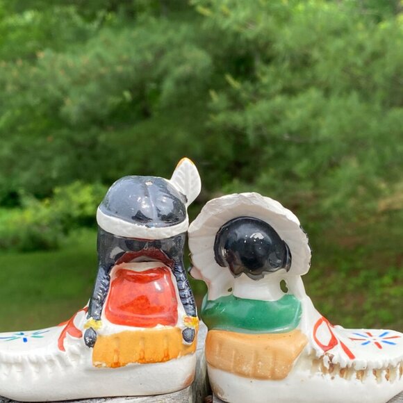 Vintage Indian Boy & Girl in Moccasin Salt and Pepper Shakers Japan MCM Set - Picture 6 of 15